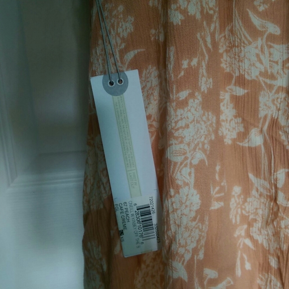 💥3/$48💥O'Neil NWT - Flowy FLORAL Blouse. Sz xs - Picture 4 of 6